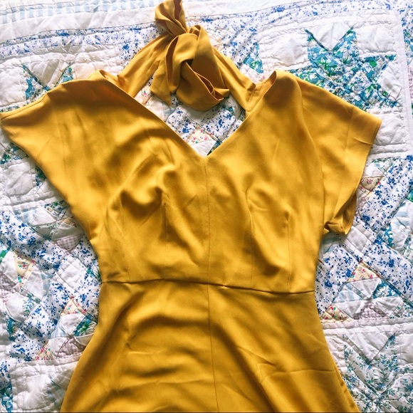 ANN TAYLOR SUMMER YELLOW DRESS. - Picture 2 of 7